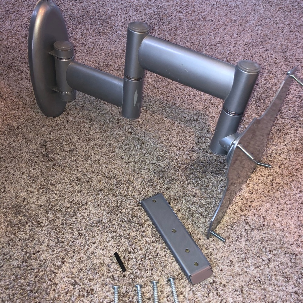 Flat screen tv wall mount